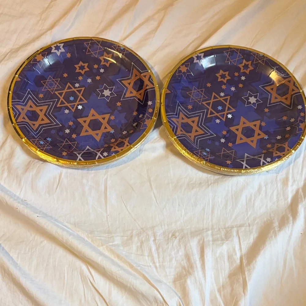 NWT Set of 2 Ashland Star of David Decorative Plates
